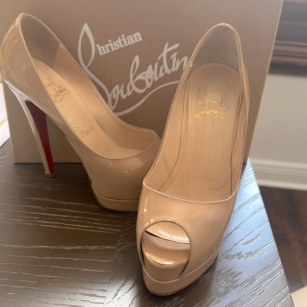 Original Christian Louboutin nude patent heels peep toe sandals/shoe size 51/2